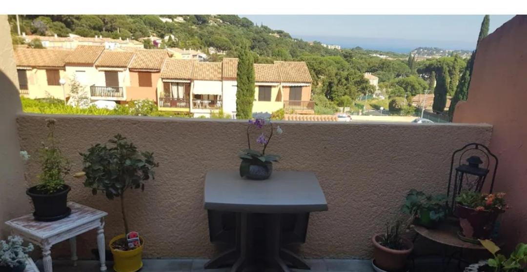 Hameau Du Soleil Apartment กาวาแลร์-ซูร์-แมร์ ภายนอก รูปภาพ